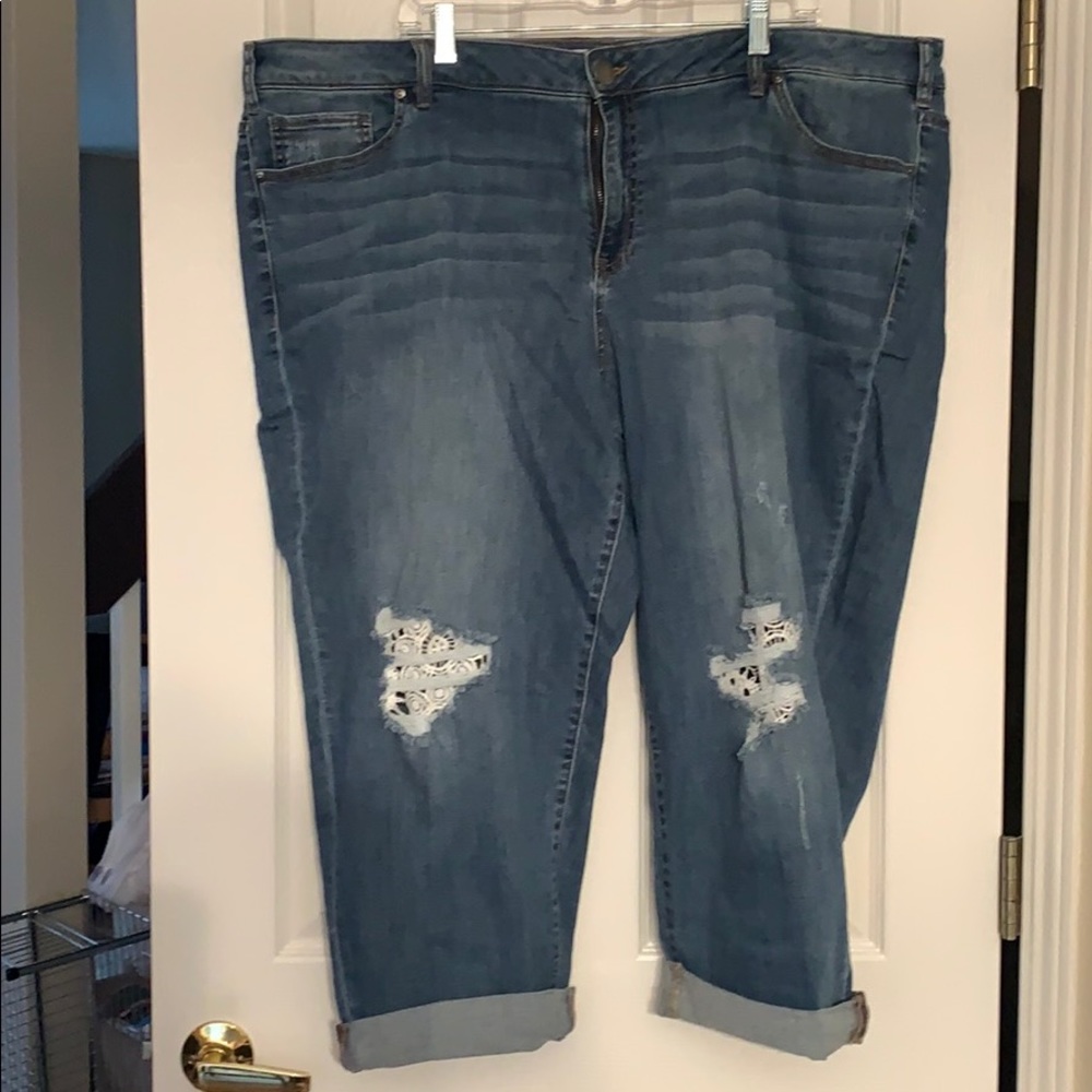 Cropped jeans.